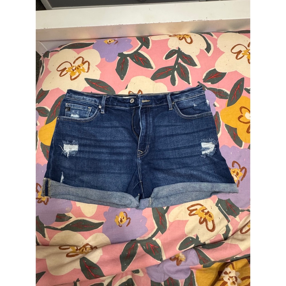 KanCan Maurices Womens Dark Wash Distressed Cuffed Denim Jean Shorts Size 32
